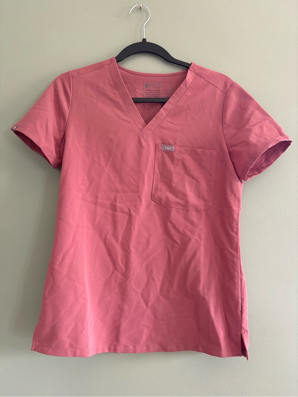 FIGS Rose Pink V-Neck Short Sleeve Scrub Top